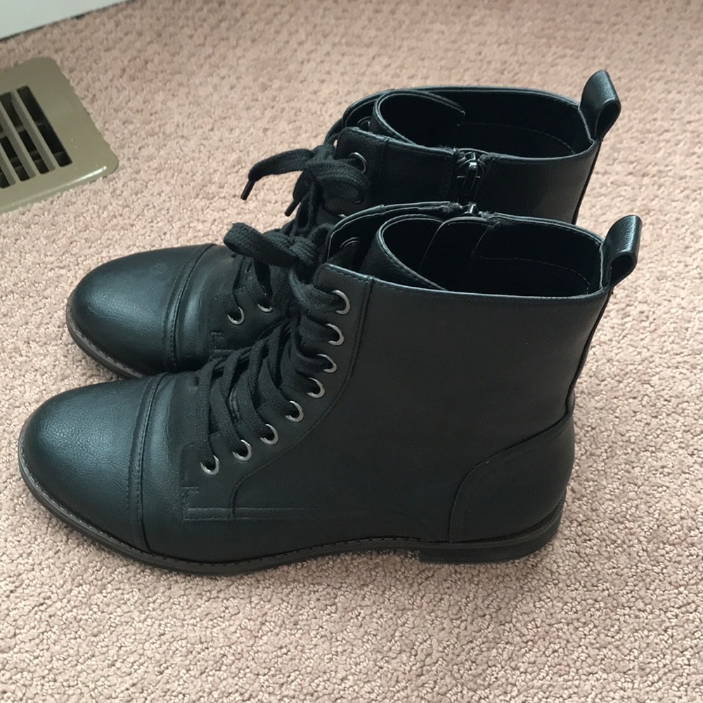 Aerosoles combat boots